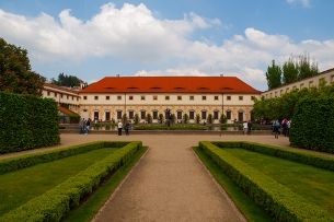 Reitschule der Prager Burg: einzigartige Ausstellungsräume mit berittener Vergangenheit