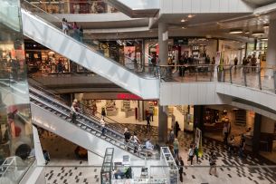 Das größte Einkaufszentrum auf dem Chodov besuchen jährlich 13 Millionen Menschen, sie wissen, warum
