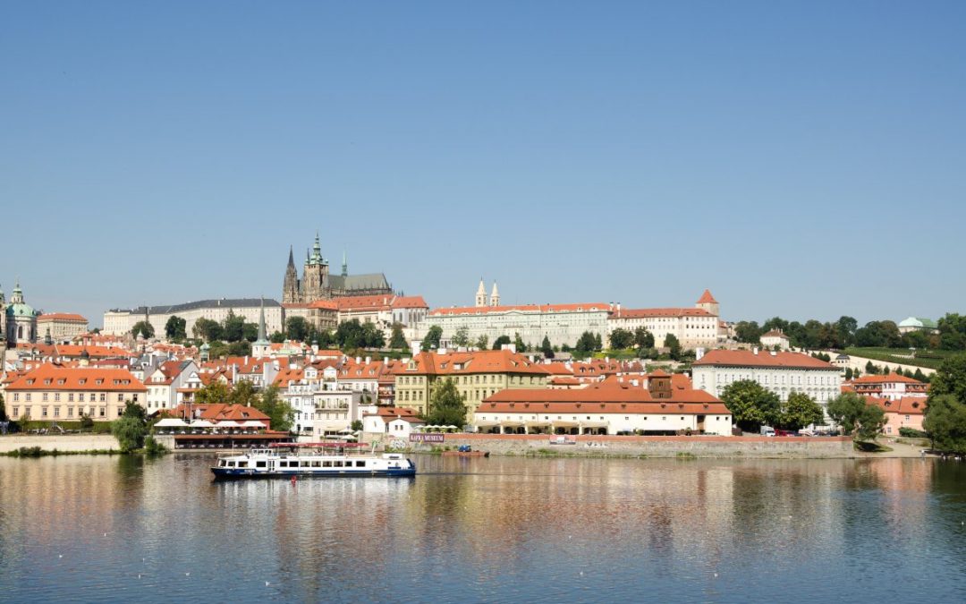 Auf die Prager Burg sind die Tschechen stolz, die ganze Welt beneidet sie darum