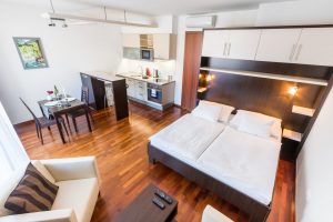 F2-726_Albertov (2020-04)-04